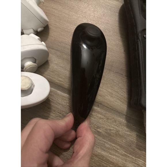 Official OEM Nintendo Wii Remote Black with Nunchuck RVL-003 & 3 White Nunchucks - Picture 3 of 7